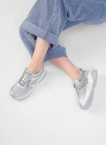 Leather breathable sneakers