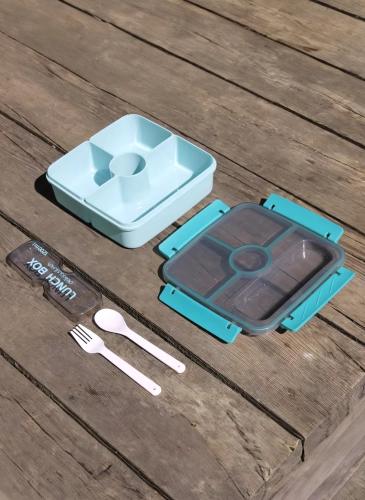 Square lunch box with cutlery lid, 21*21*6.2