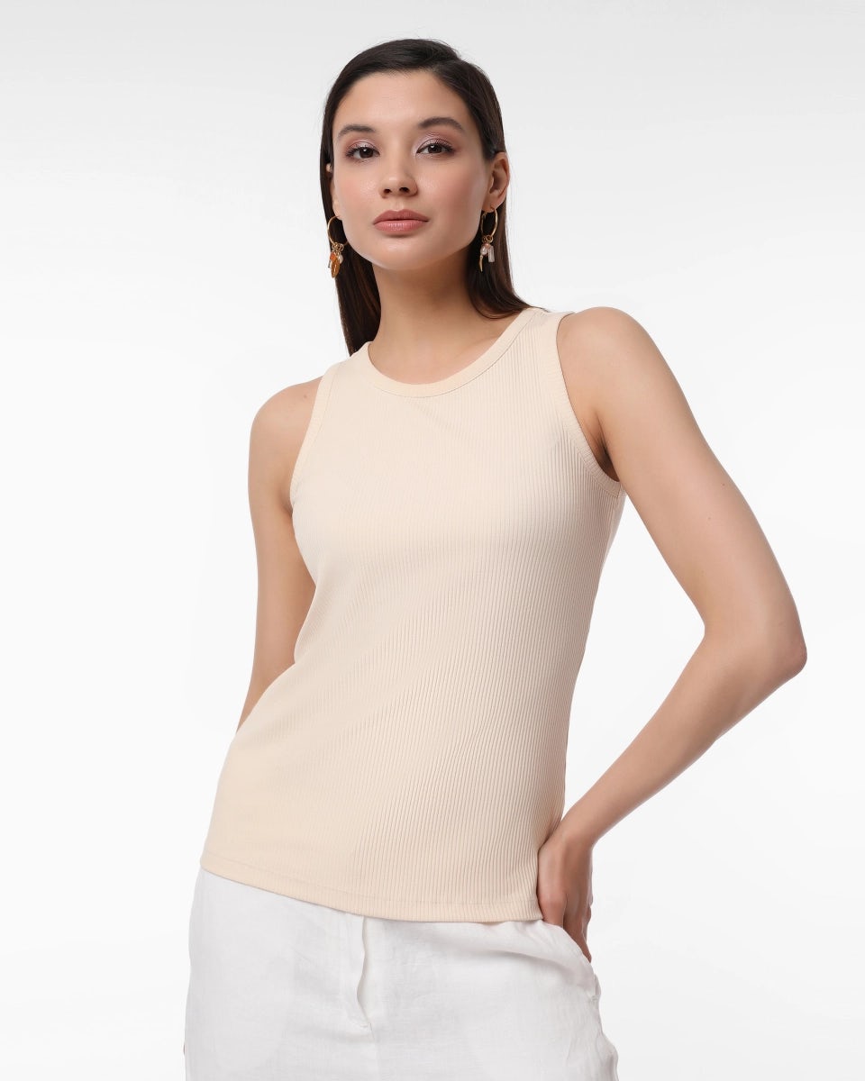 Slim-fit sleeveless tank top