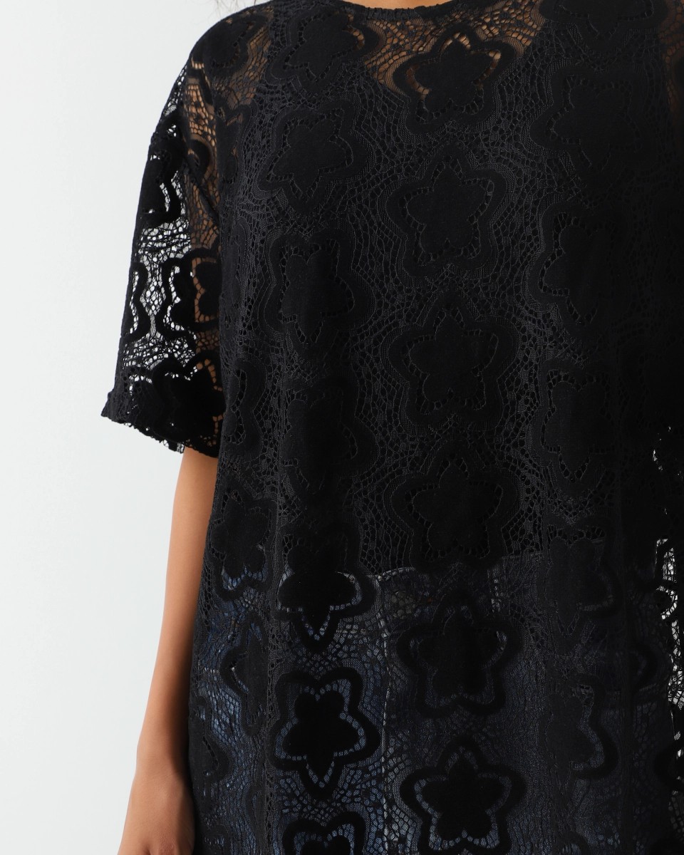 Stylish lace blouse with a floral pattern