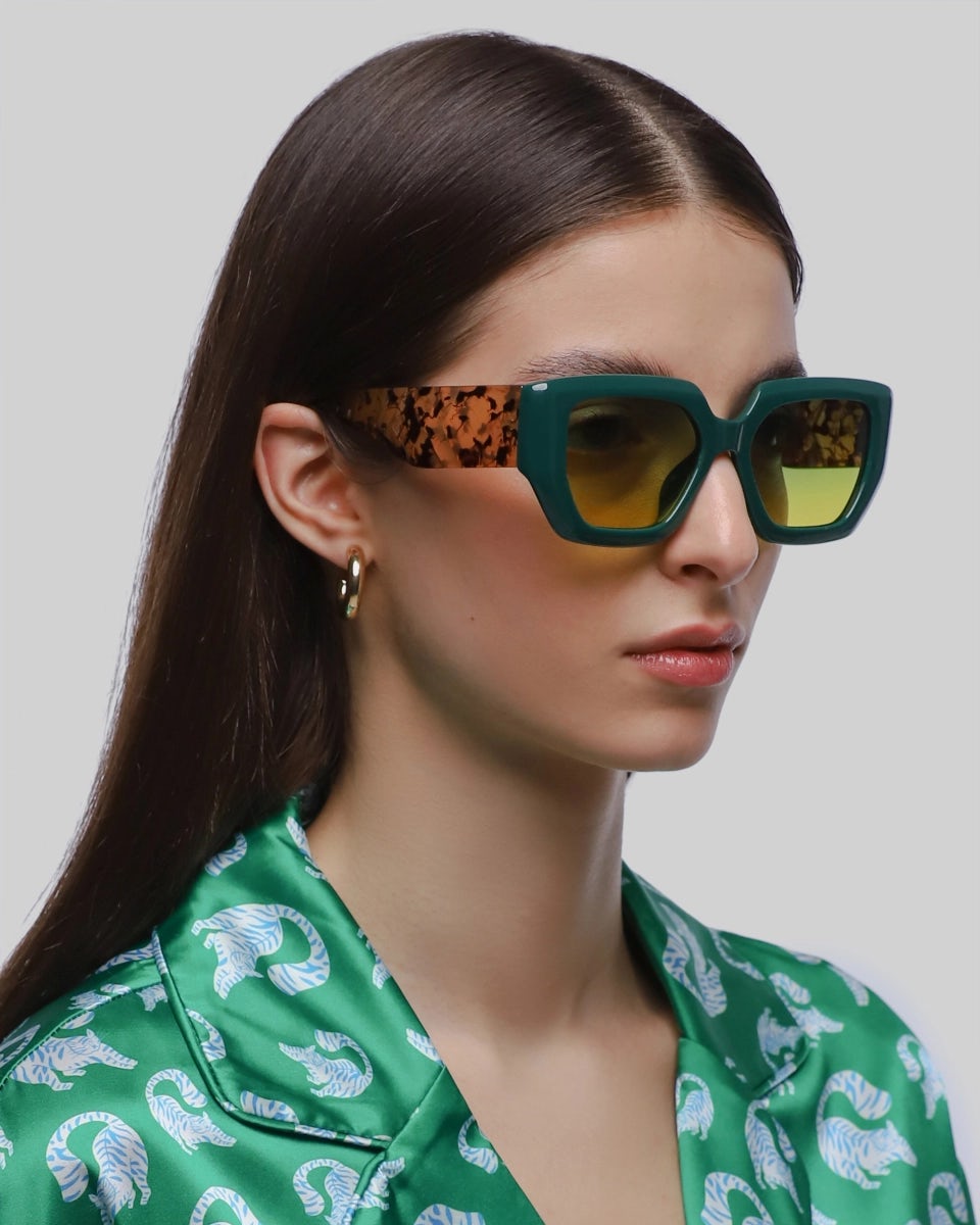 Polarized unisex D-frame square tortoiseshell sunglasses