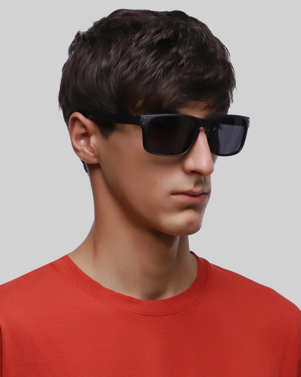 Stylish polarized unisex black D-frame sunglasses, UV400