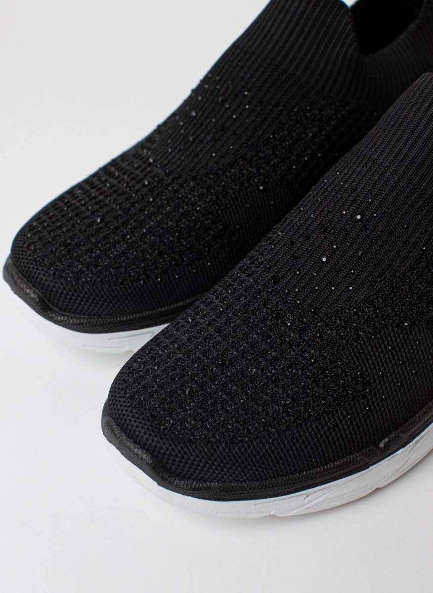 Stylish & lightweight slip ons