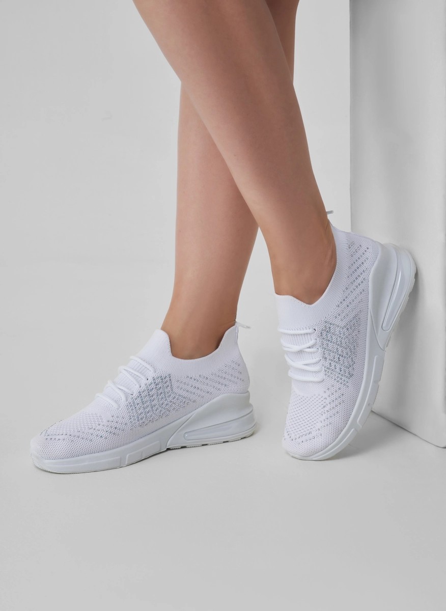 Women's casual sneakers with adjustable elastic laces