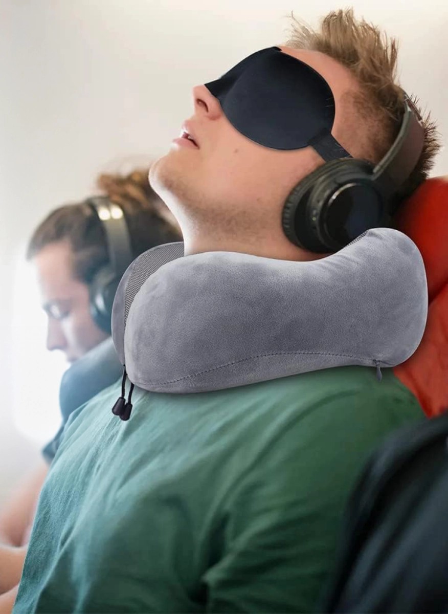 Comfortable travel neck pillow