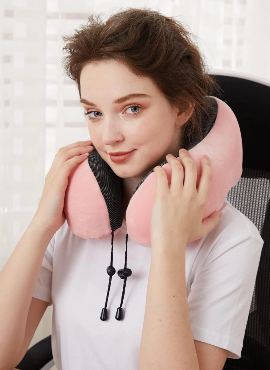 Comfortable travel neck pillow