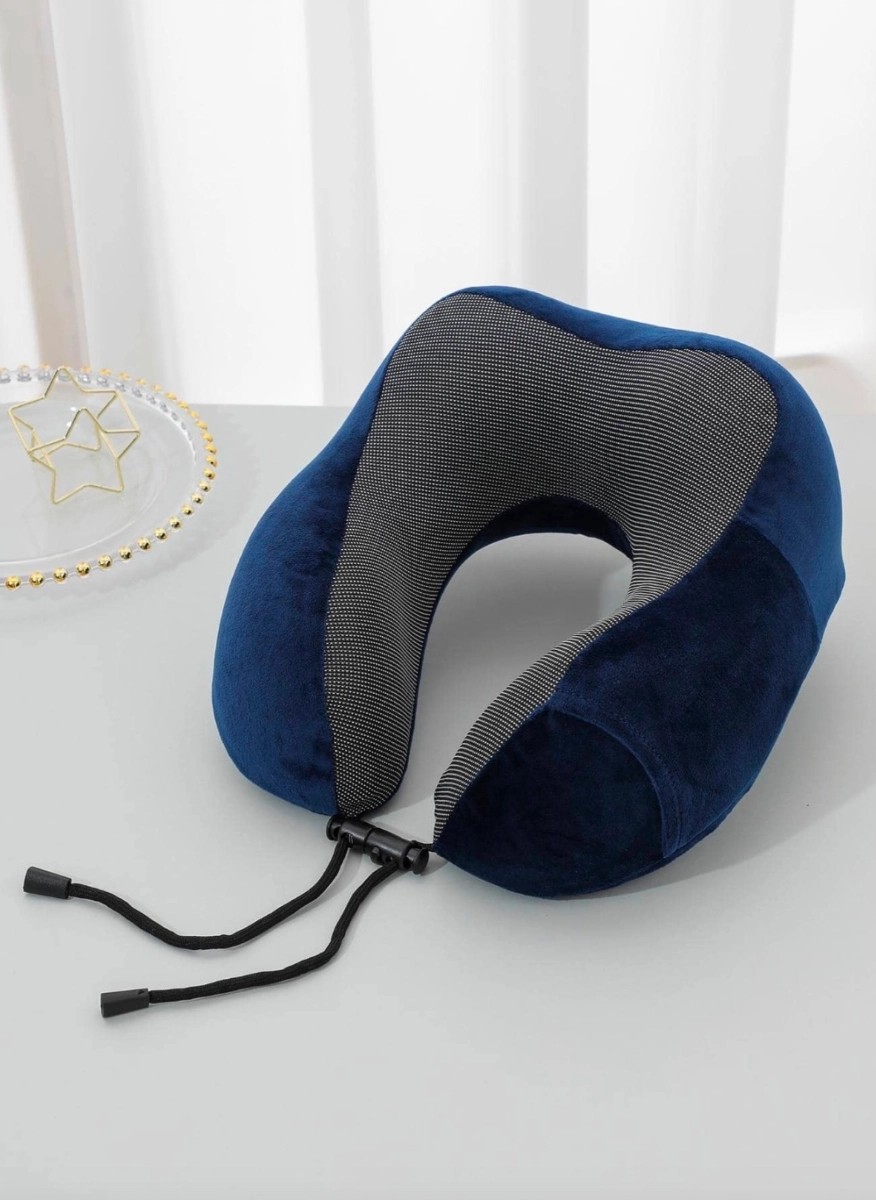 Comfortable travel neck pillow