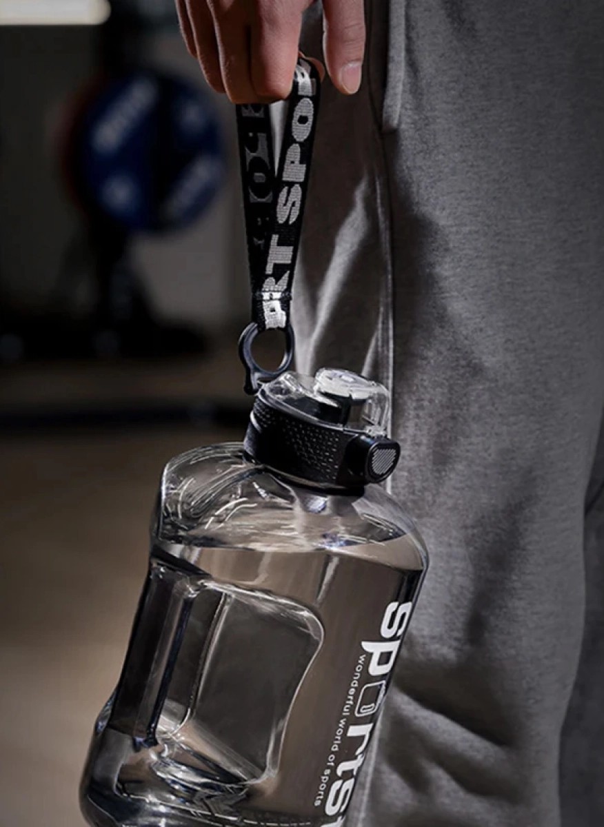 Leak-proof sports bottle, 1700 ml